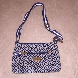Tommy Hilfiger - Adjustable strap purse